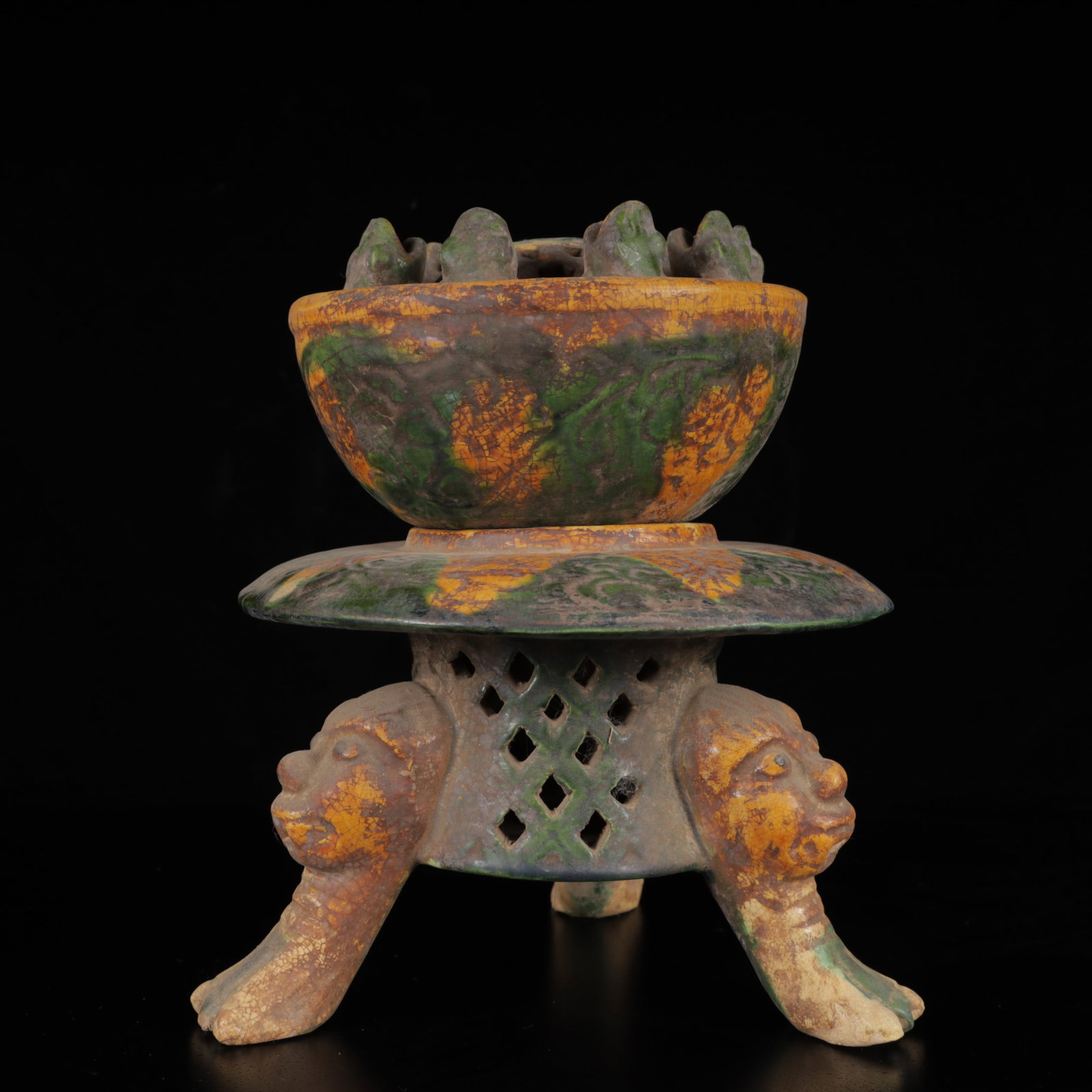 An Exquisite Tang Tri-Color Glazed Pottery Tripod Censer: An Exquisite Tang Tri-Color Glazed Pottery Tripod Censer,Tang Dynasty,China,Size:8.3inx7.5inx7.5in,Weight:1450g 唐三彩三足香炉,中国唐代