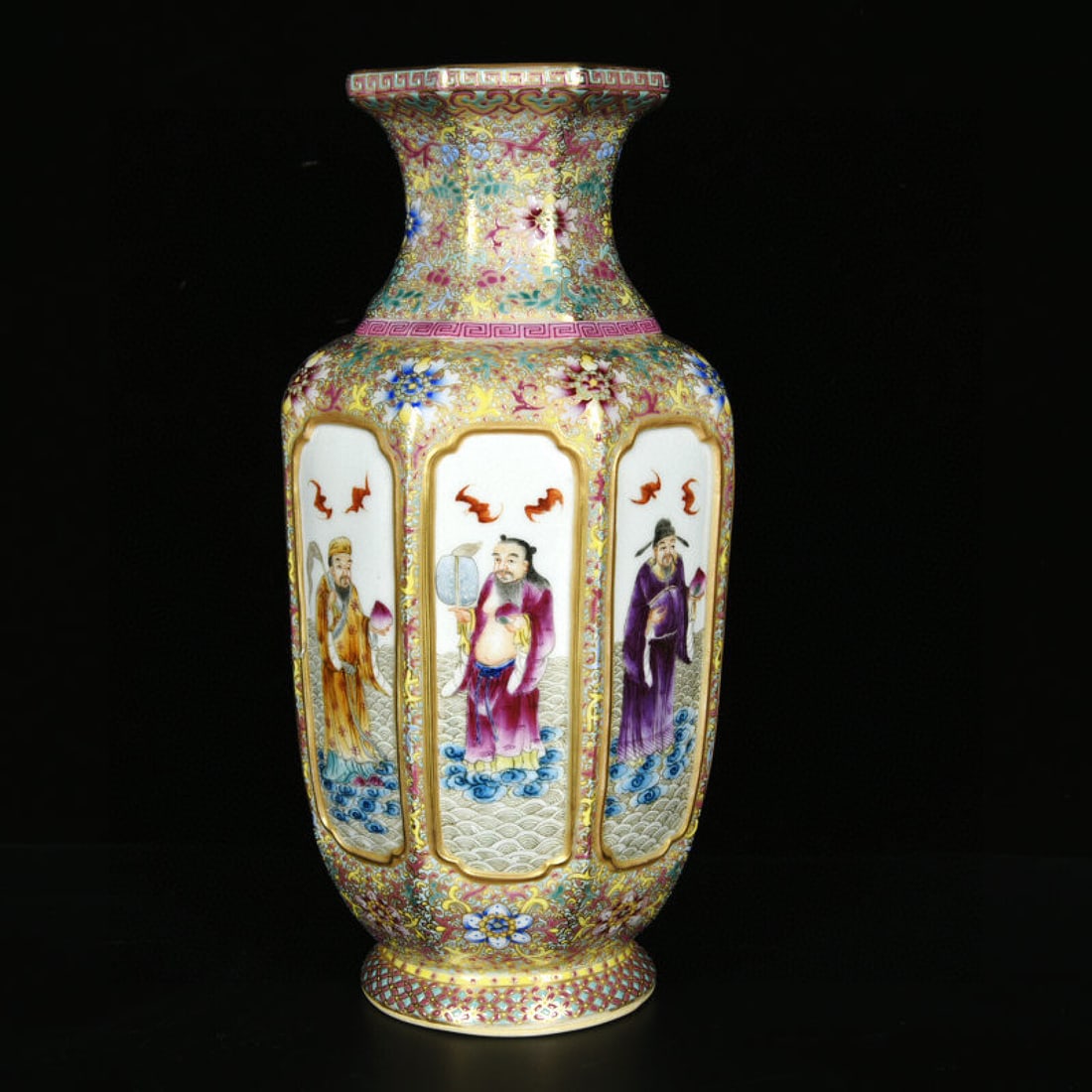 An Exquisite Enamel Painted Gold Figure Pattern Vase (1 of 8)