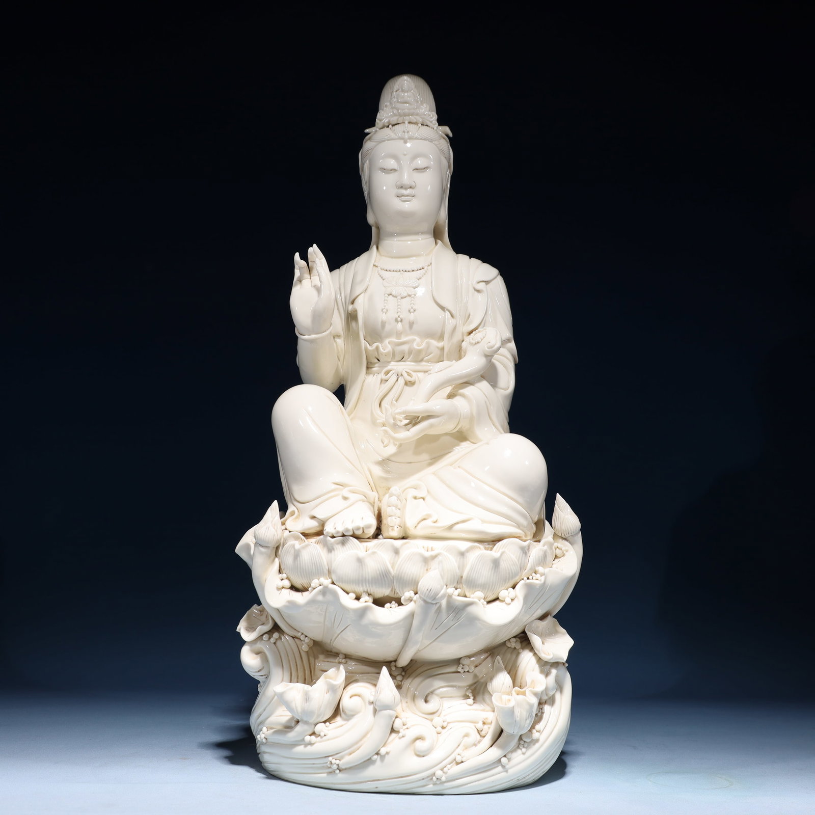 A Solemn Blance-De-Chine Statue of Avalokitesvara: A Solemn Blance-De-Chine Statue of Avalokitesvara Blance-De-Chine Statue of Avalokitesvara,Ming Dynasty,China,He Chaozong Mark,Size:9.4inx9.8inx21.3in,Weight:6200g 德化瓷观&