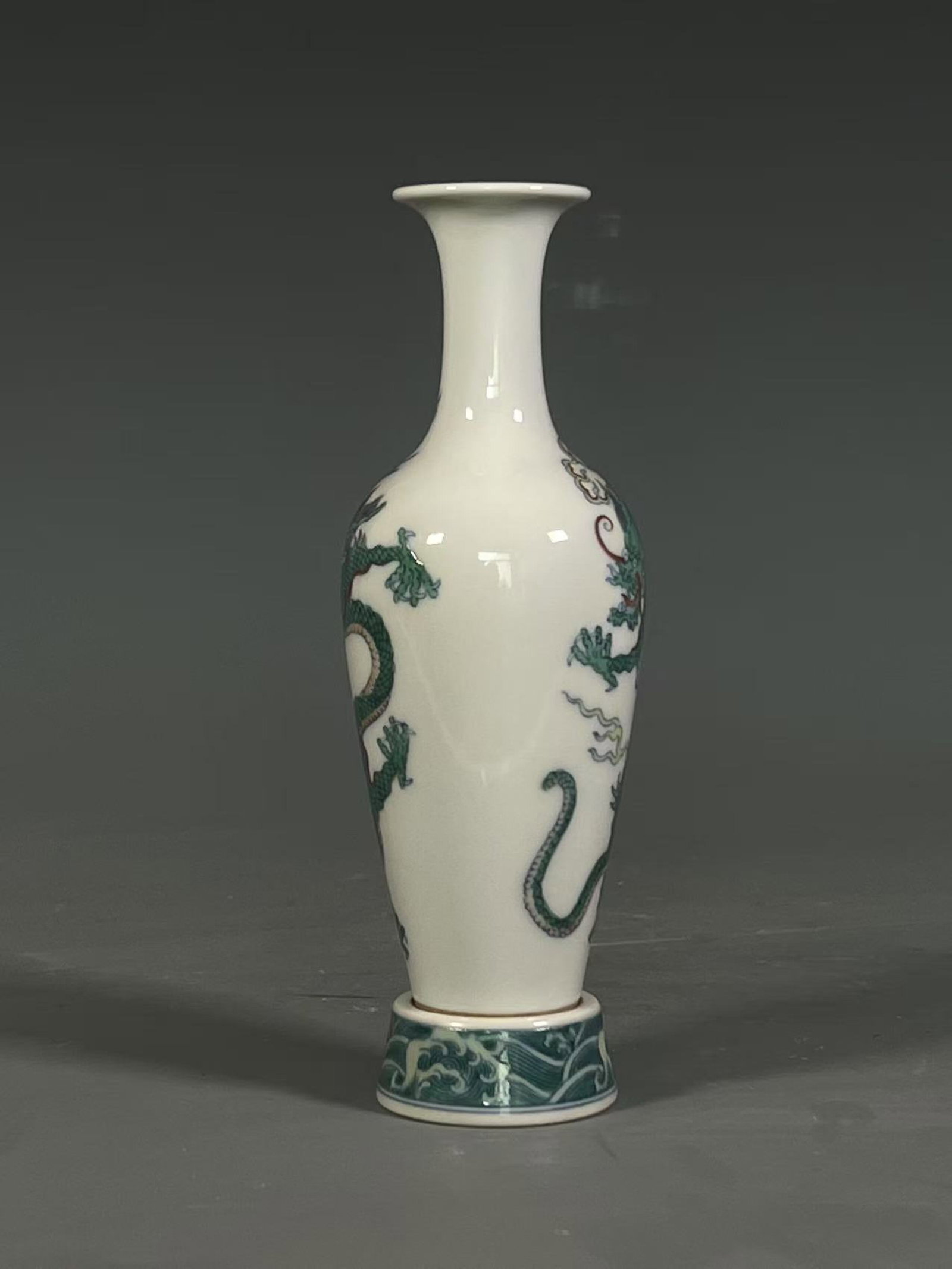 An Exquisite Biscuit Dragon Pattern Vase - 2