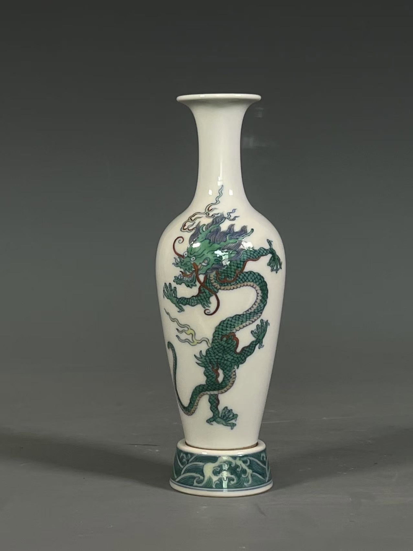 An Exquisite Biscuit Dragon Pattern Vase - 3