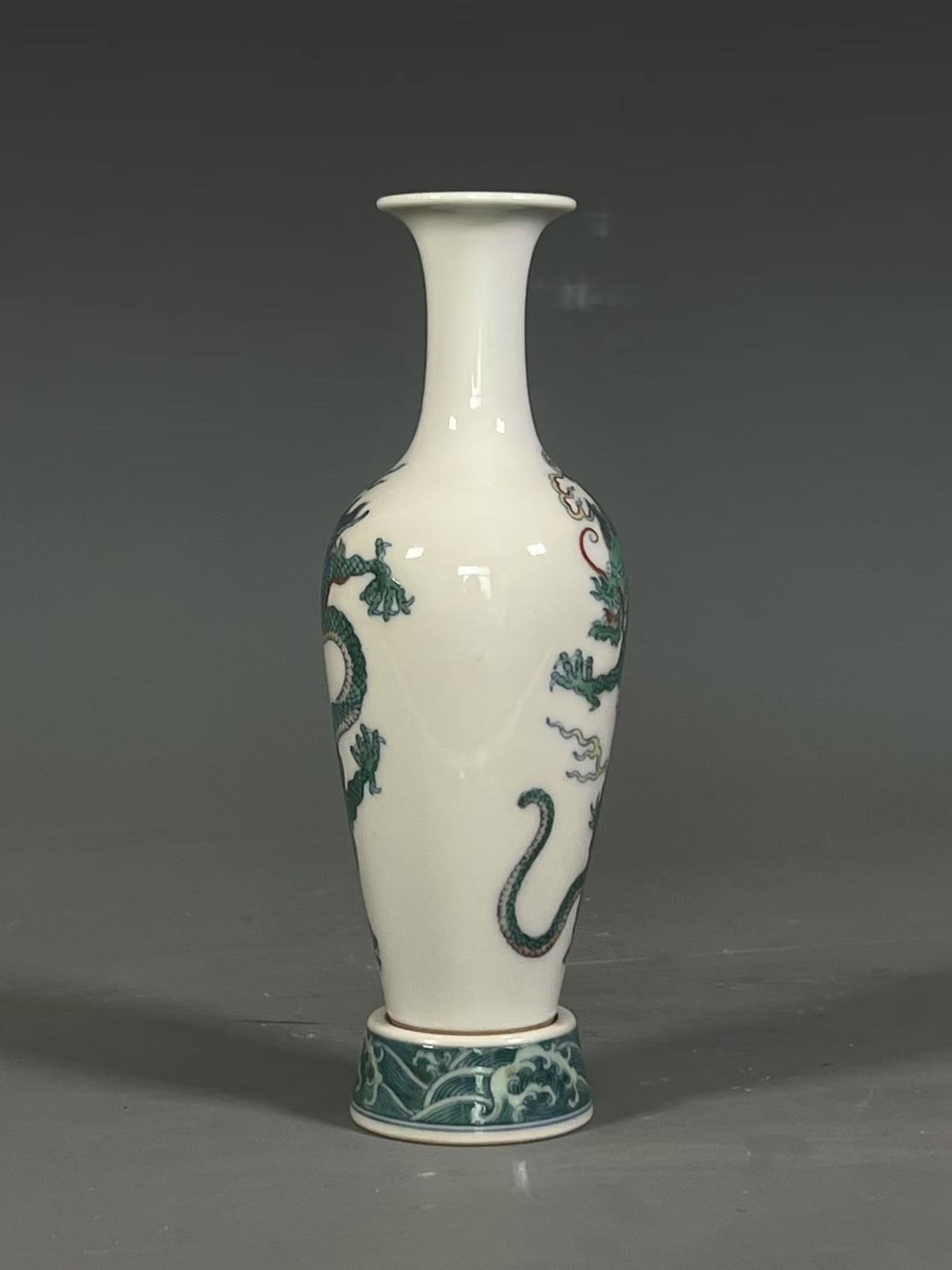 An Exquisite Biscuit Dragon Pattern Vase - 4