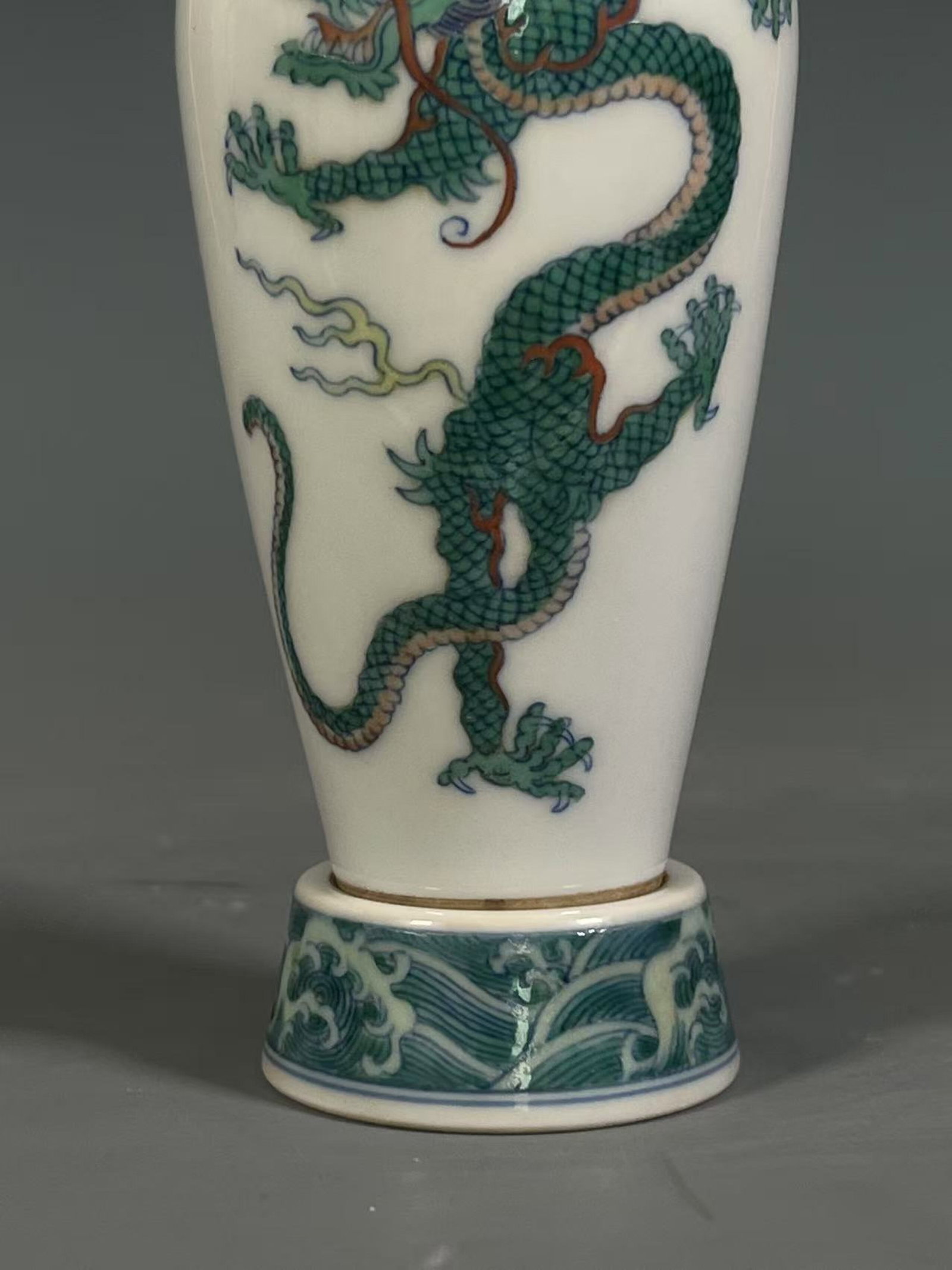 An Exquisite Biscuit Dragon Pattern Vase - 5