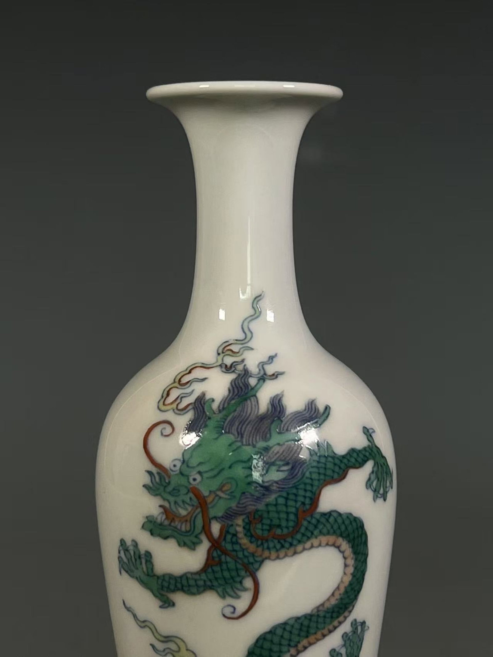 An Exquisite Biscuit Dragon Pattern Vase - 6