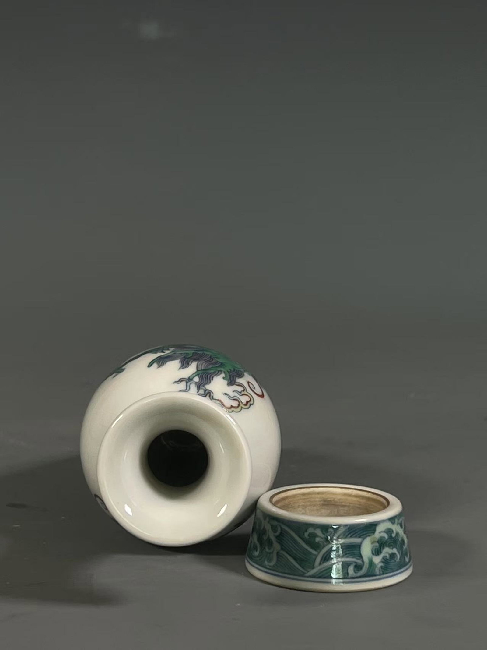 An Exquisite Biscuit Dragon Pattern Vase - 7