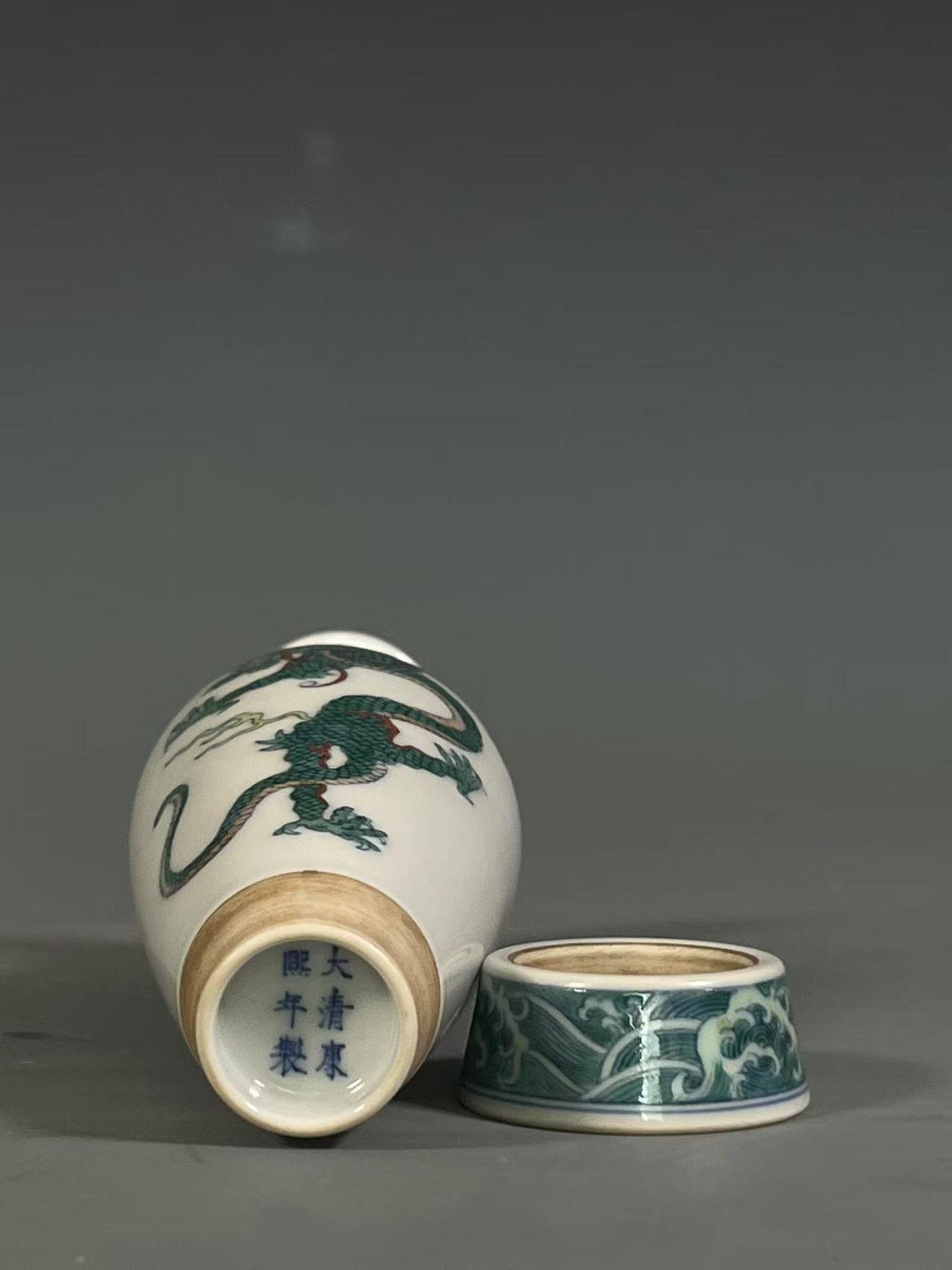 An Exquisite Biscuit Dragon Pattern Vase - 9