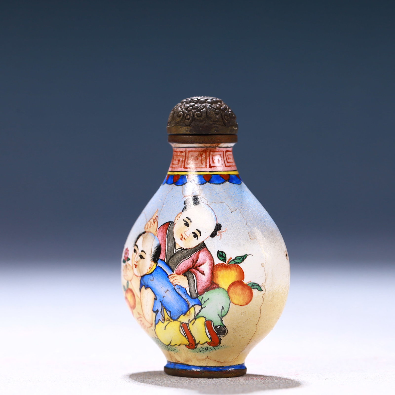 An Exquisite Painted Enamel Figure Pattern Snuff Bottle - 2