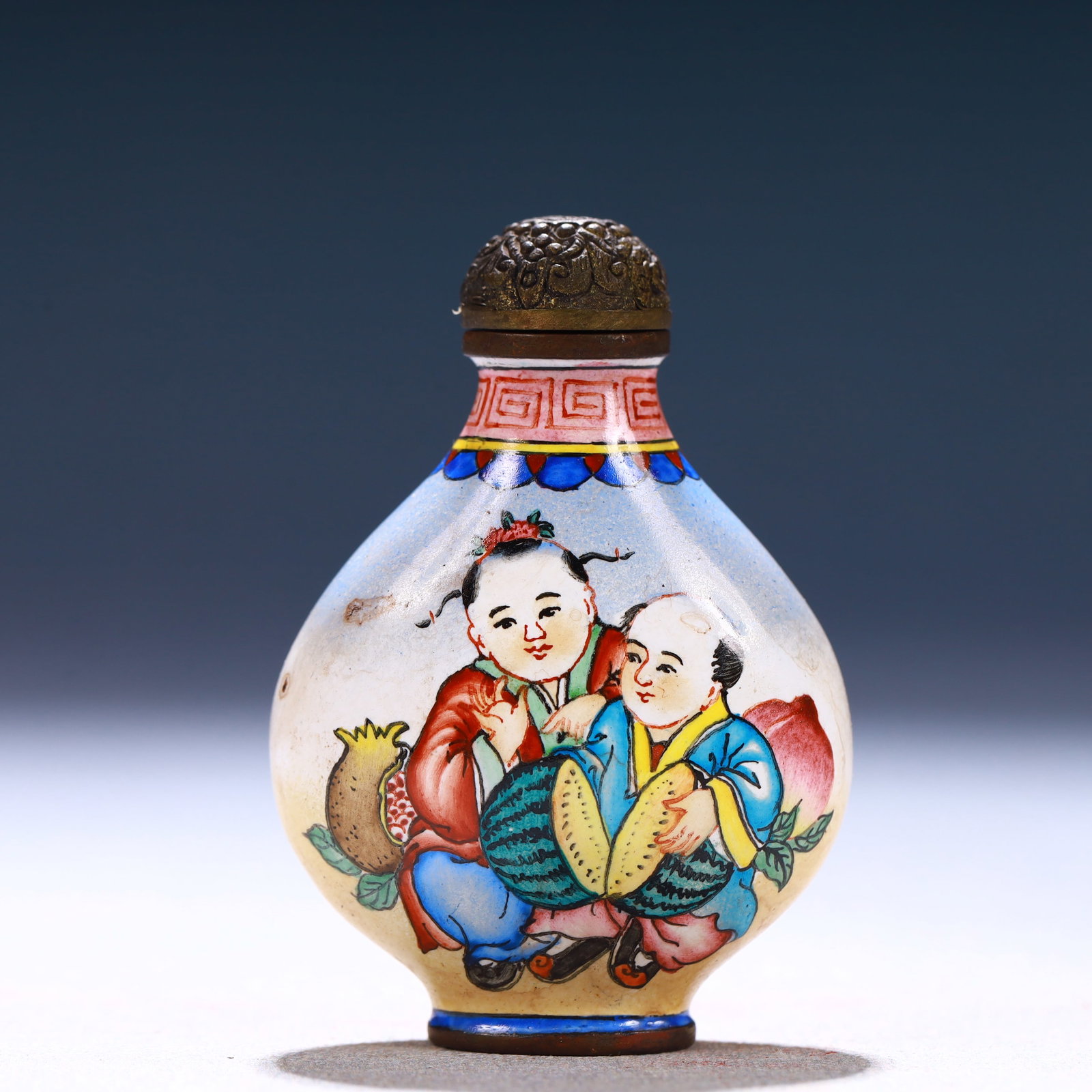 An Exquisite Painted Enamel Figure Pattern Snuff Bottle - 4