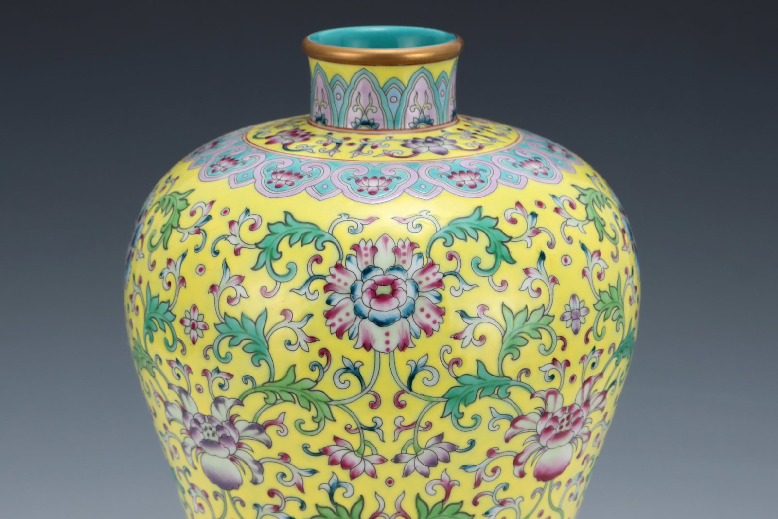 A Rare Enamel Lotus Pattern Vase - 2