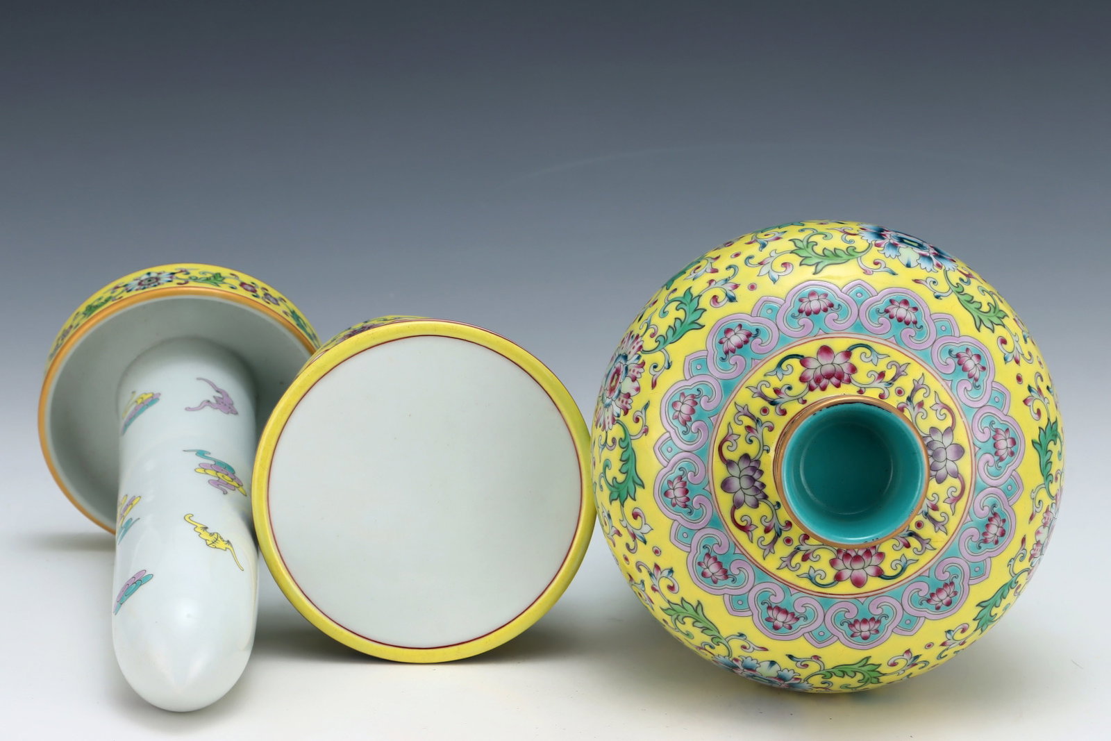 A Rare Enamel Lotus Pattern Vase - 6