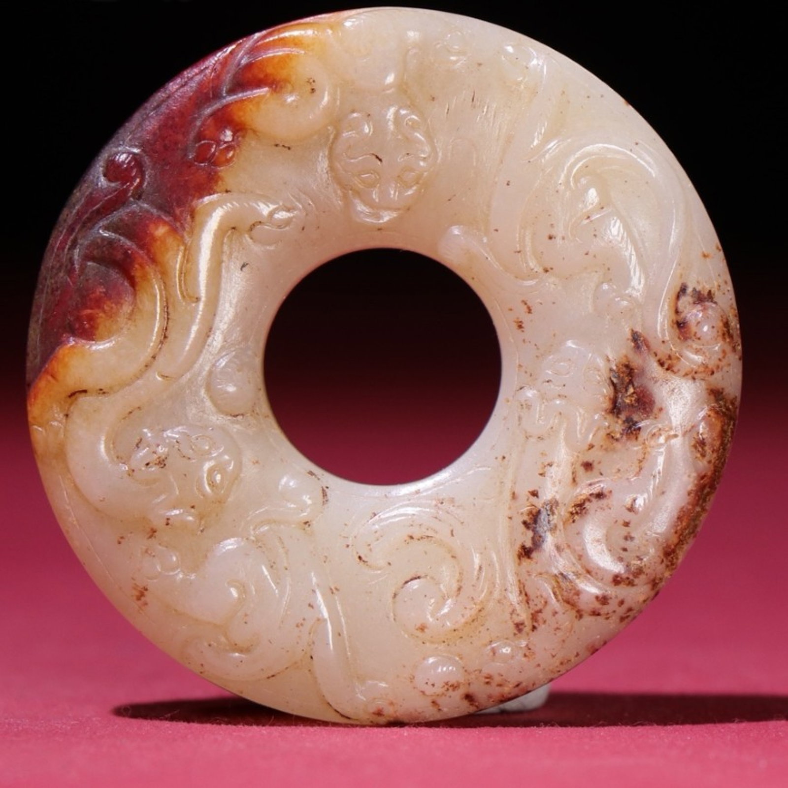 An Exquisite White Jade Chi-Dragon Pattern Pendant: An Exquisite White Jade Chi-Dragon Pattern Pendant,Qing Dynasty,China,Size:2inx0.4in,Weight:46g 白玉螭龙纹挂件,中国清代
