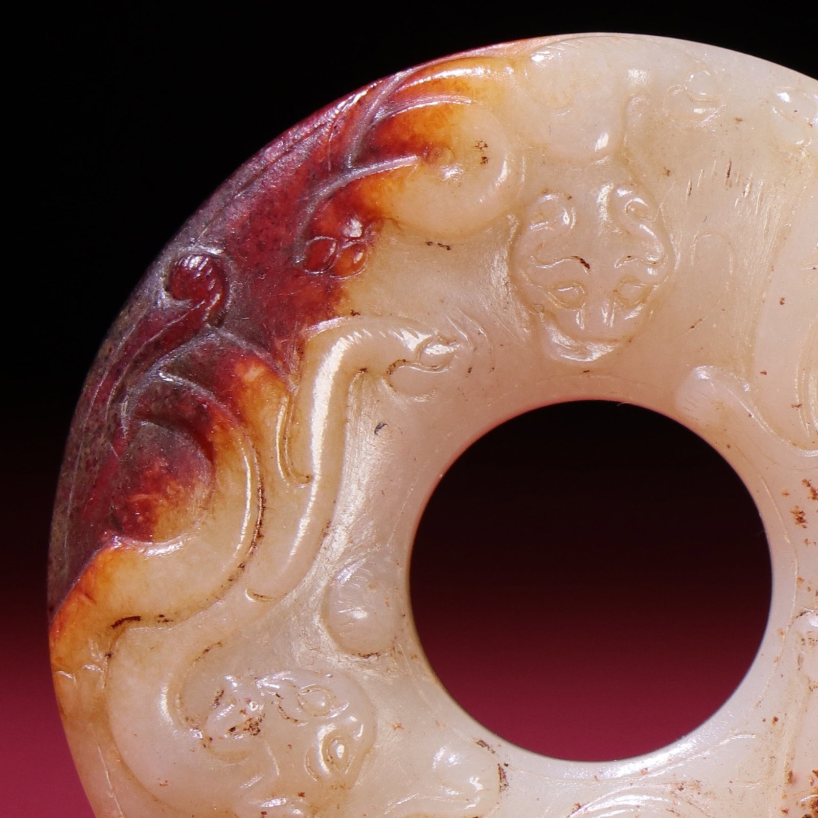 An Exquisite White Jade Chi-Dragon Pattern Pendant - 2