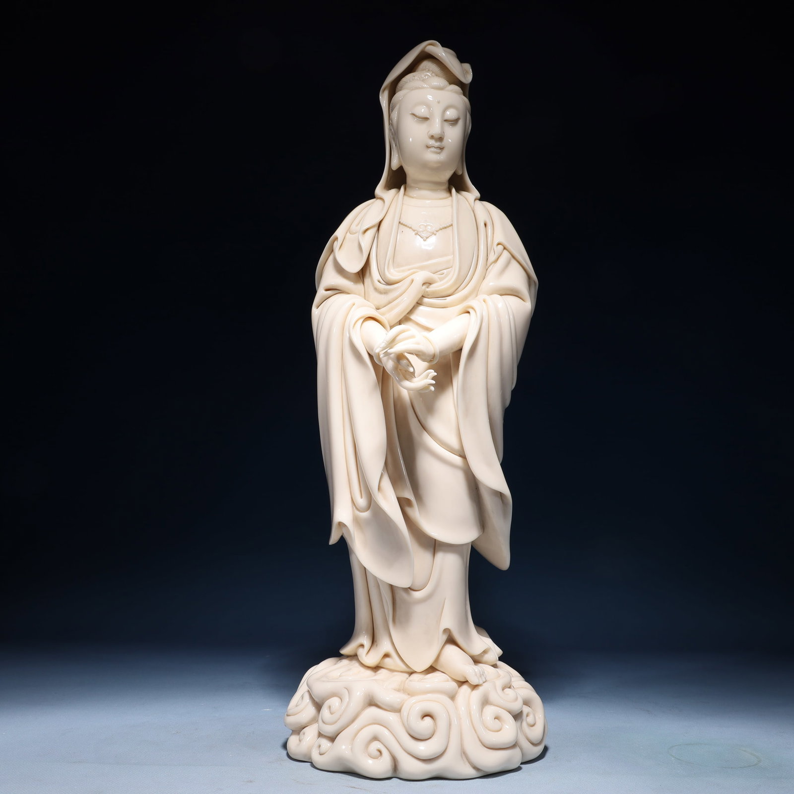 A Solemn Blance-De-Chine Statue of Avalokitesvara: A Solemn Blance-De-Chine Statue of Avalokitesvara Blance-De-Chine Statue of Avalokitesvara,Ming Dynasty,China,He Chaozong Mark,Size:6.7inx5.5inx18.9in,Weight:4700g 德化瓷观&