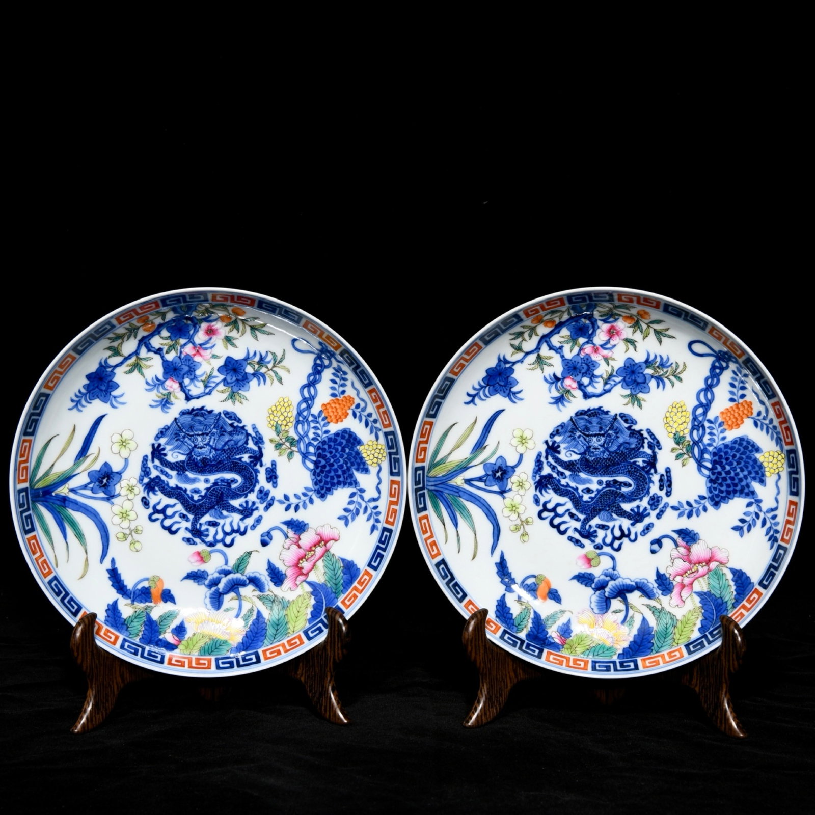 A Pair of Exquisite Blue and White Famille-Rose Flower and Dragon Pattern Plates: A Pair of Exquisite Blue and White Famille-Rose Flower and Dragon Pattern Plates,Qing Dynasty,China,Yongzheng Six-character Mark,Size:1.6inx8in 一对青花粉彩花