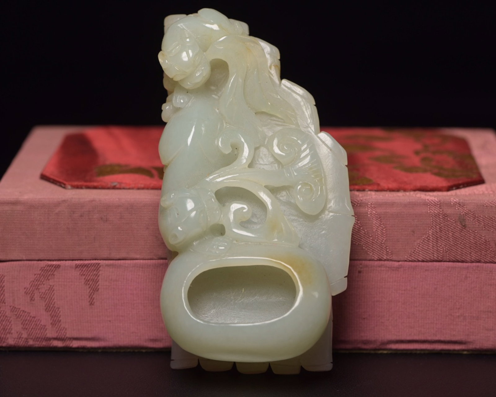 An Exquisite White Jade Beast Pattern Brush Washer - 3