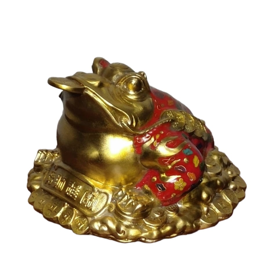 An Exquisite Gilt Bronze Cloisonne Lotus Pattern Golden Toad Ornament: An Exquisite Gilt Bronze Cloisonne Lotus Pattern Golden Toad Ornament,Ming Dynasty,China,Xuande Four-character Mark,Size:5.1inx7.3inx6.9in,Weight:2167g 铜鎏金景泰蓝