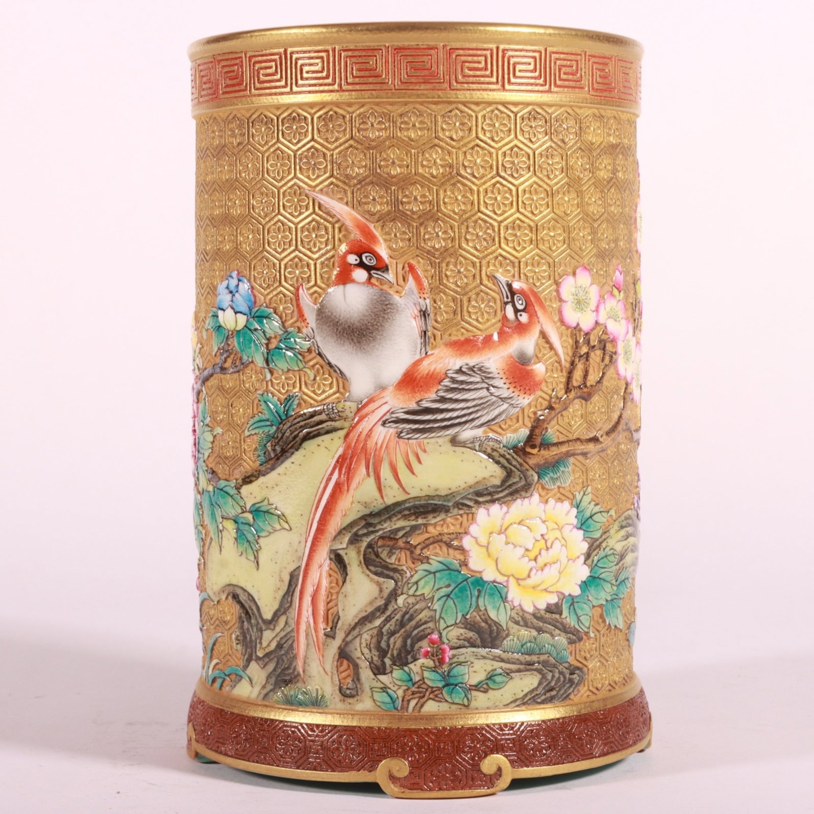 An Exquisite Enamel Gold Ground Flower and Bird Pattern Brush Pot: An Exquisite Enamel Gold Ground Flower and Bird Pattern Brush Pot,Qing Dynasty,China,Qianlong Six-character Mark,Size:6.1inx4.1in 珐琅彩金地花鸟纹౎