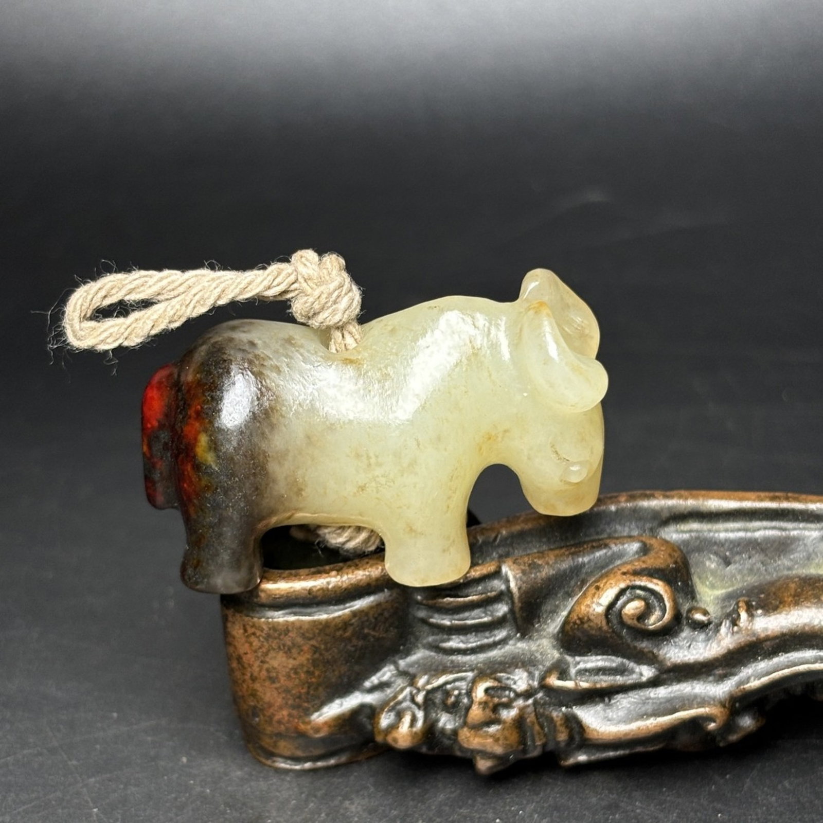 An Exquisite White Jade Buffalo Pendant - 2
