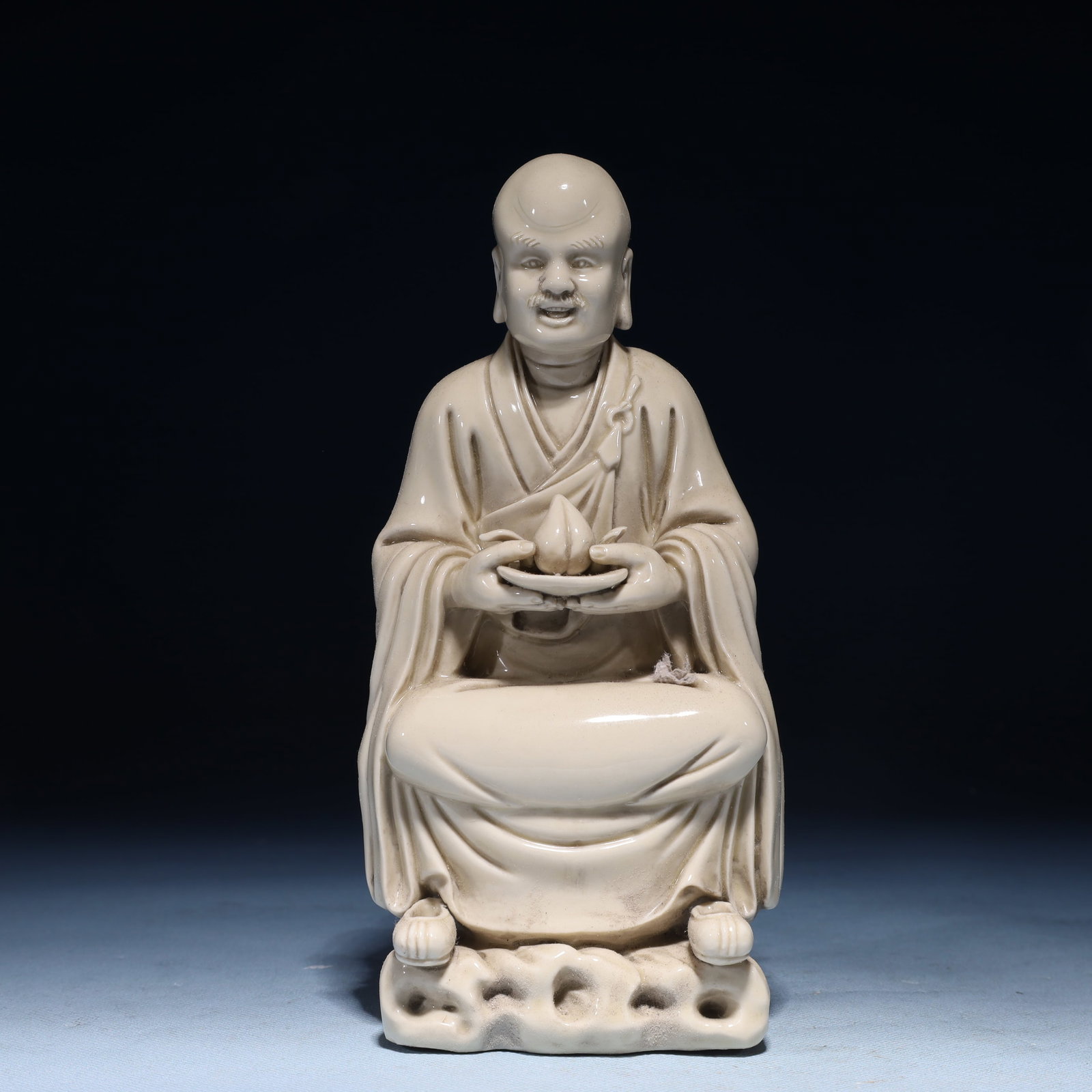 A Solemn Blance-De-Chine Statue of Arhat: A Solemn Blance-De-Chine Statue of Arhat Blance-De-Chine Statue of Arhat,Ming Dynasty,China,He Chaozong Mark,Size:3.5inx3.3inx7.5in,Weight:900g 德化瓷罗汉像,中