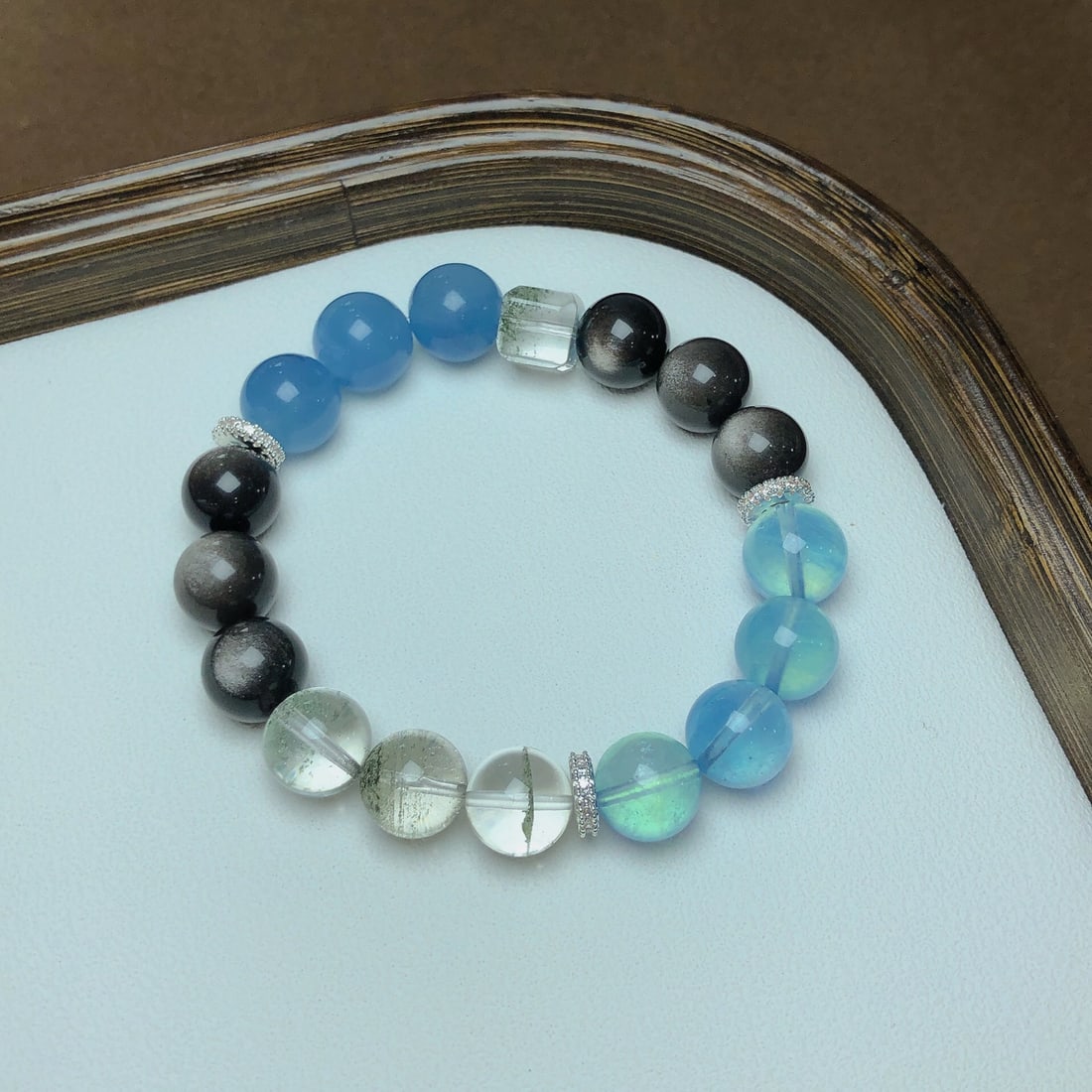 An Exquisite Crystal Bracelet: An Exquisite Crystal Bracelet,Size:0.4in,Weight:29.4g 水晶手串