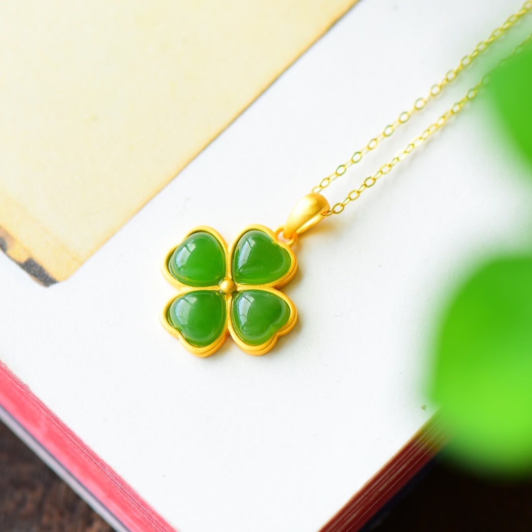 An Exquisite Sterling Silver-Gold Plated Inlaid Jasper Necklace: An Exquisite Sterling Silver-Gold Plated Inlaid Jasper Necklace,Size:0.6inx0.9in 纯银镀金镶碧玉项链
