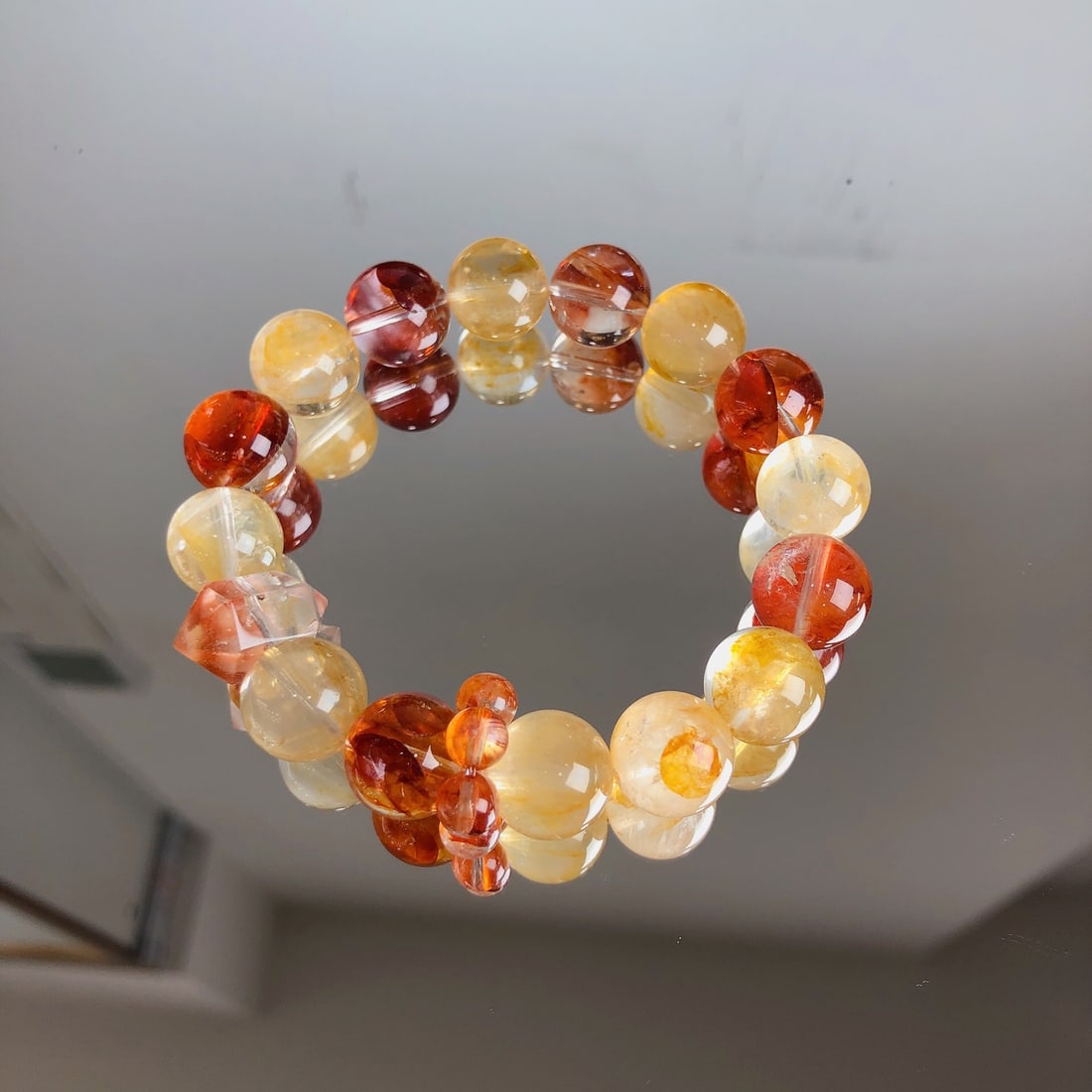 An Exquisite Crystal Bracelet - 2