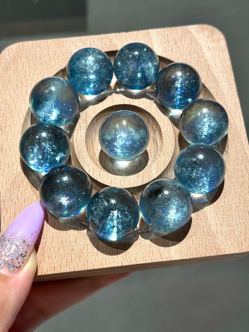 An Exquisite Aquamarine Bracelet: An Exquisite Aquamarine Bracelet,Size:0.7in,Weight:99.5g 海蓝宝手串