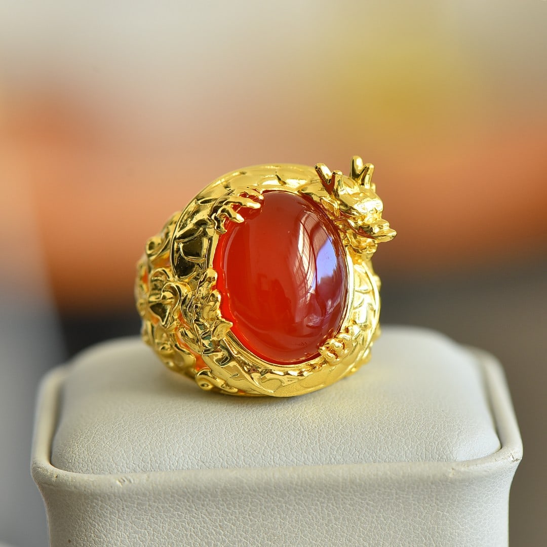An Exquisite Sterling Silver-Gold Plated Inlaid Agate Ring: An Exquisite Sterling Silver-Gold Plated Inlaid Agate Ring,Size:0.6inx0.8in 纯银镀金镶玛瑙戒指