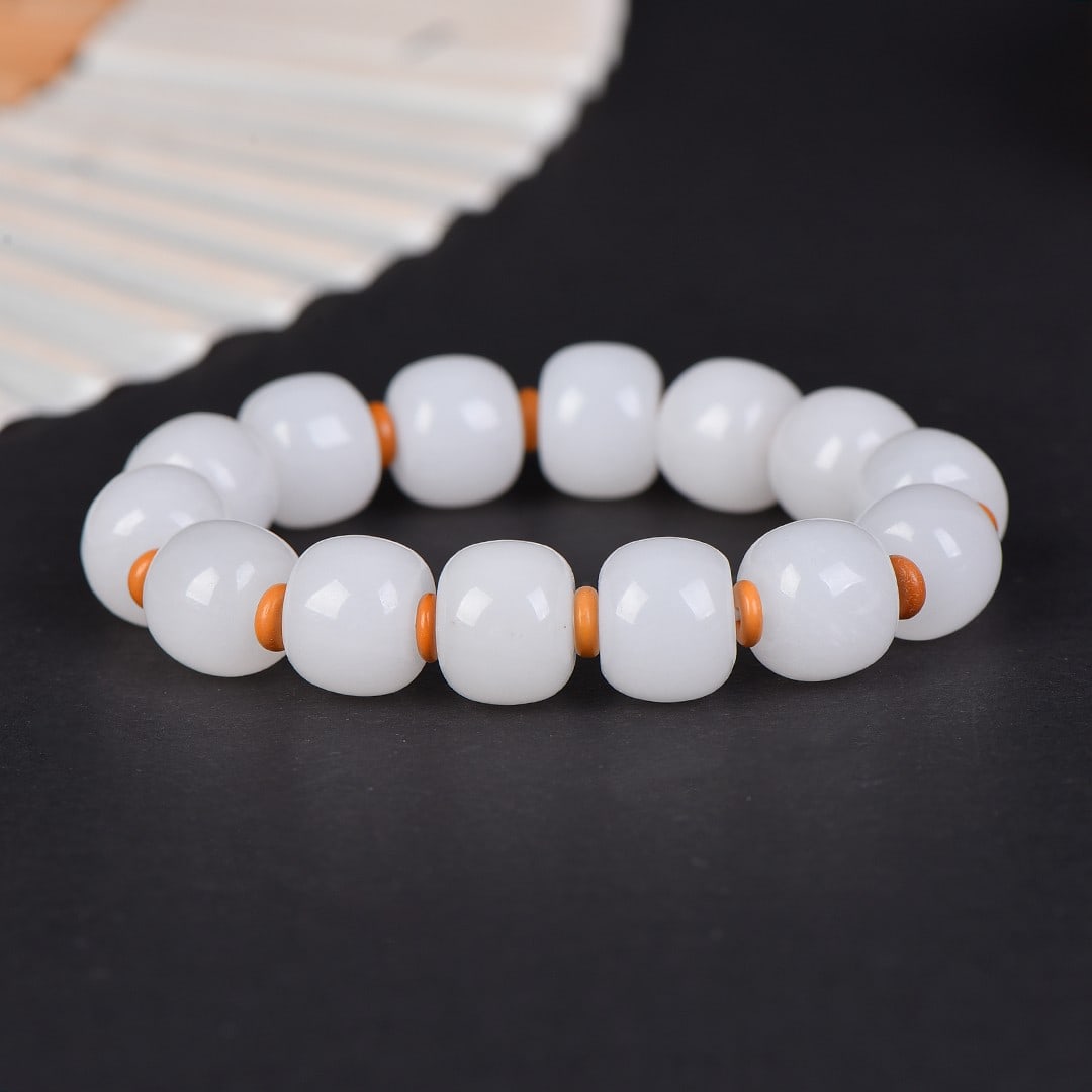 An Exquisite White Jade Bracelets - 2