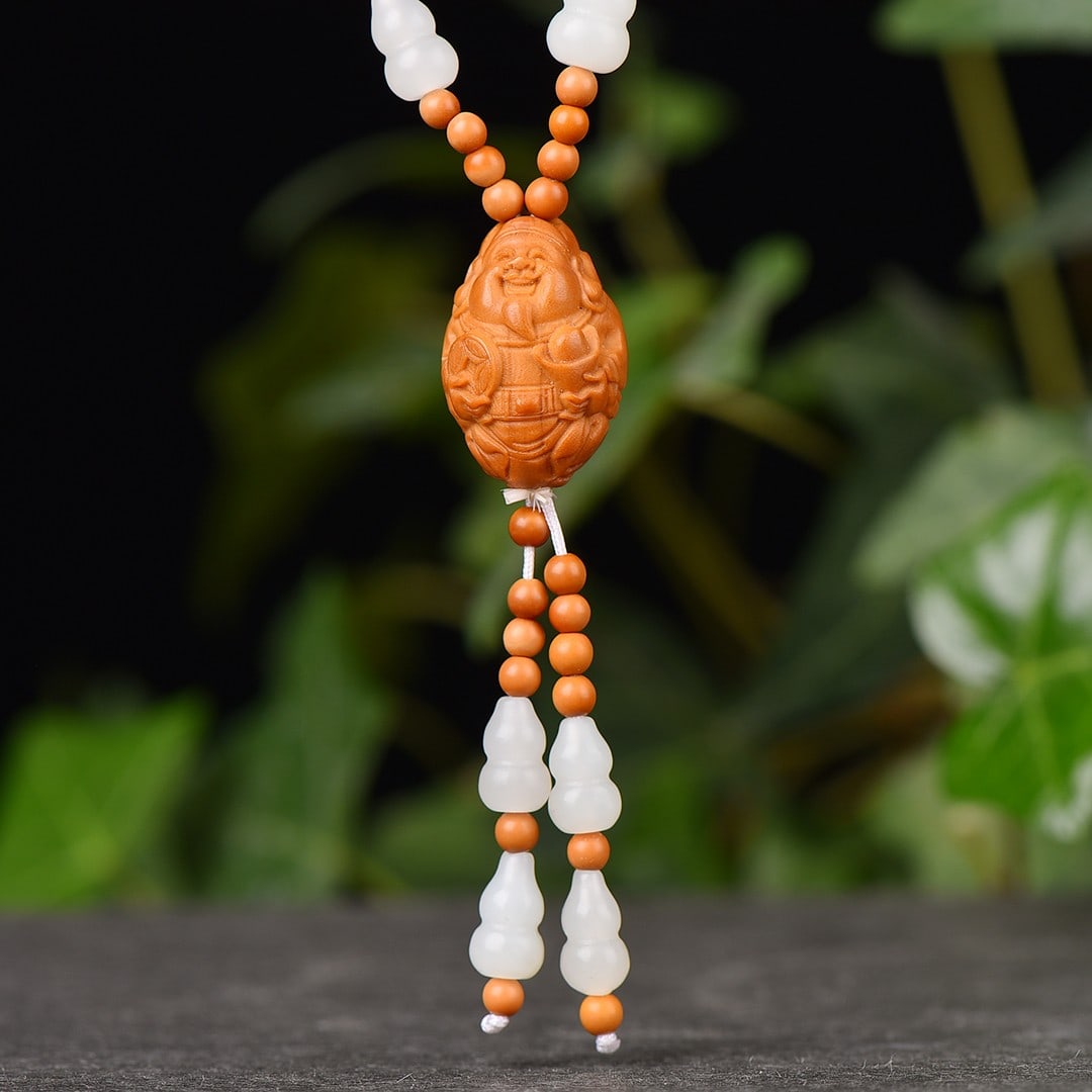 An Exquisite White Jade Necklace: An Exquisite White Jade Necklace,Size:0.3inx0.5in 白玉项链