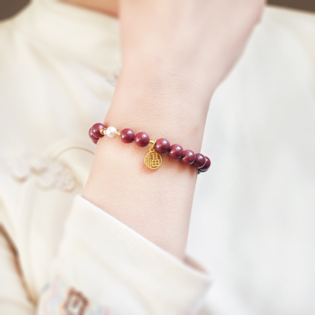 An Exquisite Cinnabar Bracelets: An Exquisite Cinnabar Bracelets,Size:0.3inx0.3in (寓意)吉祥招财喜庆、驱邪避凶 朱砂手串