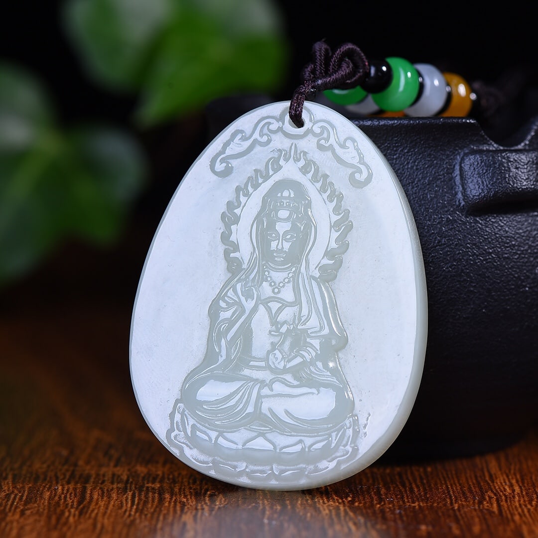 An Exquisite White Jade Avalokitesvara Pattern Pendant - 2