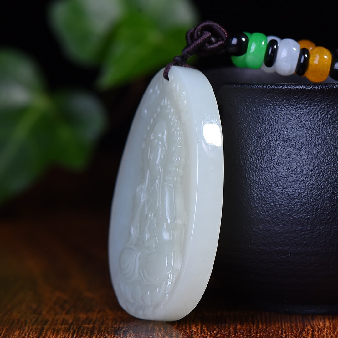 An Exquisite White Jade Avalokitesvara Pattern Pendant - 3