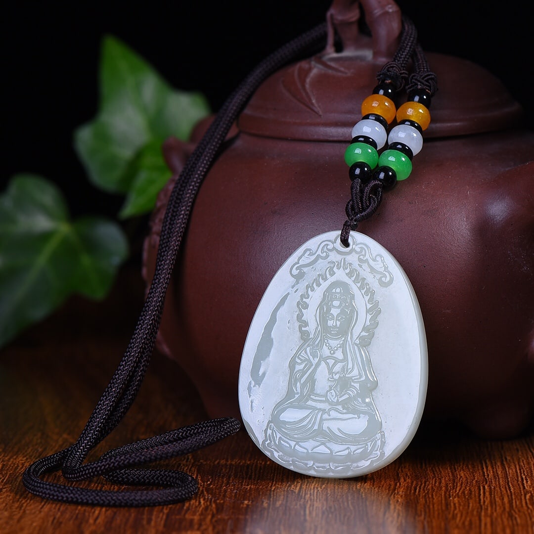 An Exquisite White Jade Avalokitesvara Pattern Pendant - 4