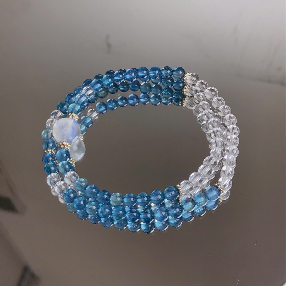 An Exquisite Crystal Bracelet - 4