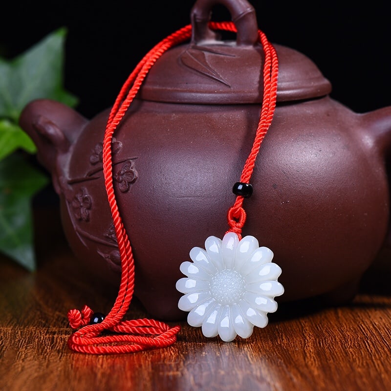 An Exquisite White Jade Pendant - 4