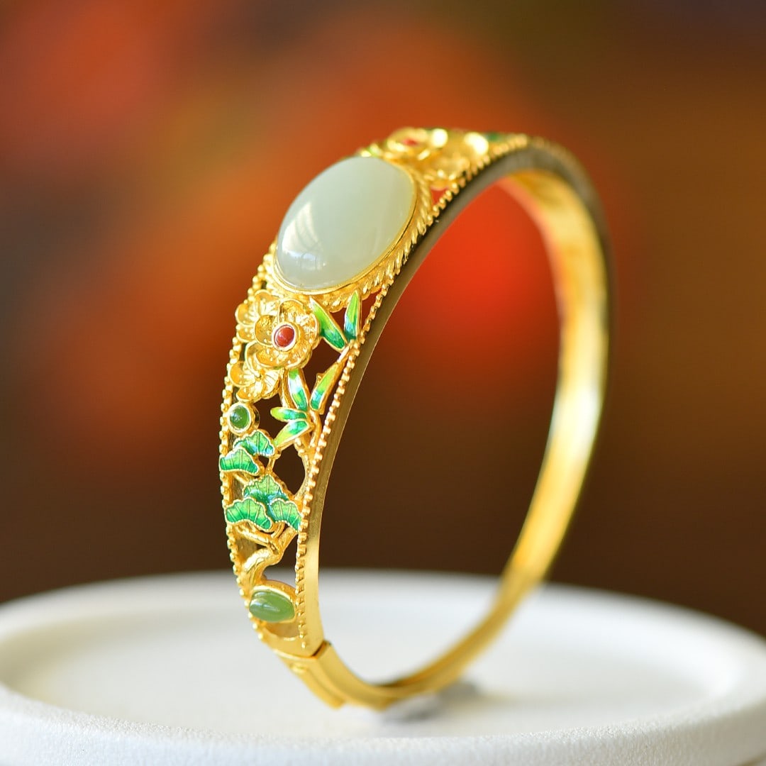 An Exquisite Sterling Silver-Gold Plated Inlaid White Jade Enamel Bracelet: An Exquisite Sterling Silver-Gold Plated Inlaid White Jade Enamel Bracelet,Size:0.5inx0.7in 纯银镀金镶白玉珐琅手镯