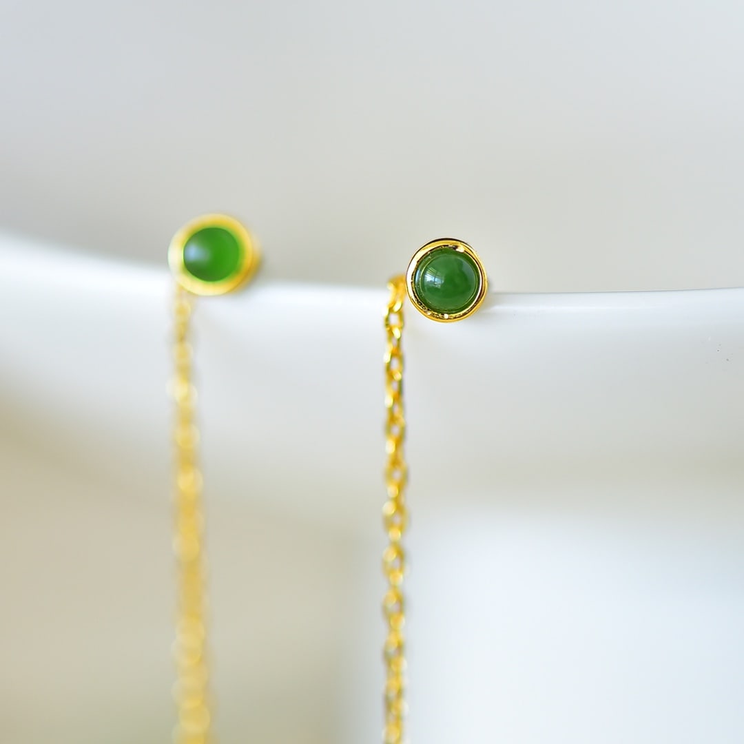 A Pair of Exquisite Sterling Silver-Gold Plated Inlaid Jasper Earrings: A Pair of Exquisite Sterling Silver-Gold Plated Inlaid Jasper Earrings,Size:0.1inx0.1in 一对纯银镀金镶碧玉耳环