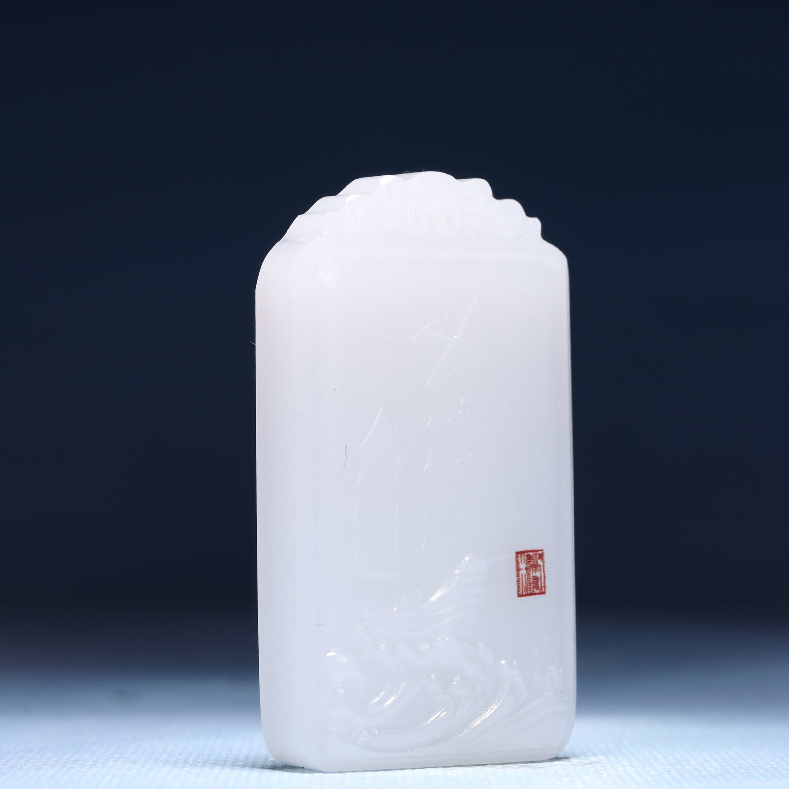 An Exquisite White Jade Landscape Pattern Pendant - 3