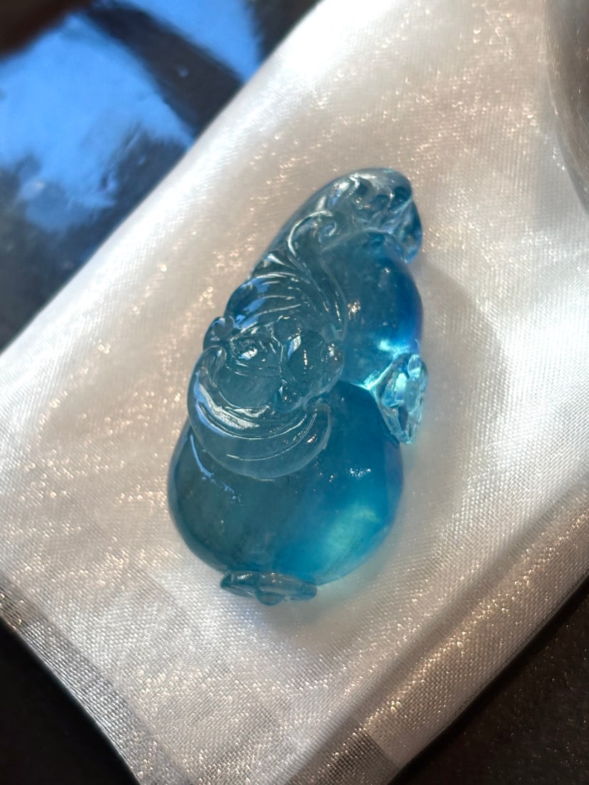 An Exquisite Aquamarine Gourd Ornament: An Exquisite Aquamarine Gourd Ornament,Size:2inx1inx0.8in,Weight:28.6g 海蓝宝葫芦摆件
