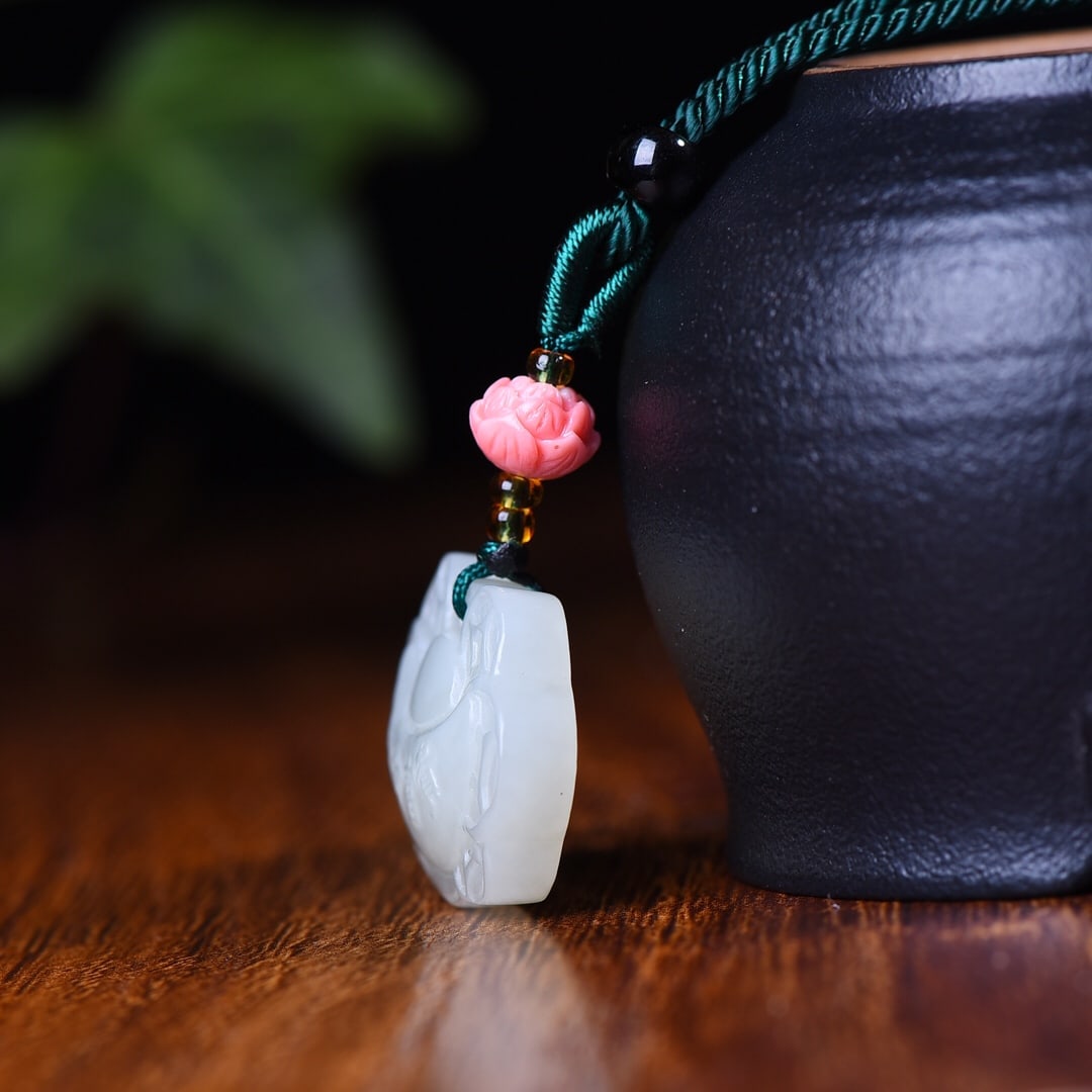 An Exquisite White Jade Sycee Pattern Pendant - 3