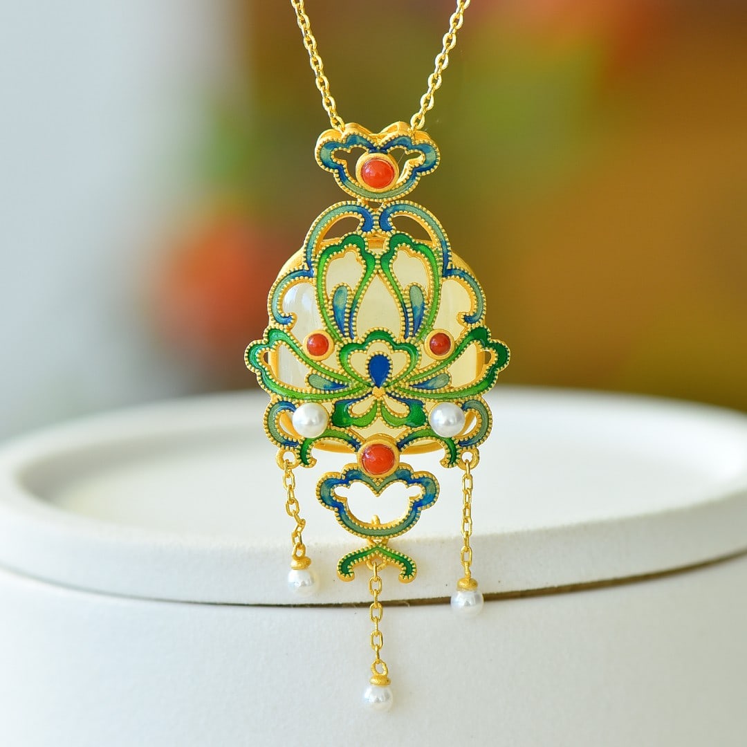 An Exquisite Sterling Silver-Gold Plated Inlaid White Jade Enamel Pendant,Inlaid Pearl: An Exquisite Sterling Silver-Gold Plated Inlaid White Jade Enamel Pendant,Inlaid Pearl 纯银镀金镶白玉珐琅吊坠,嵌珍珠