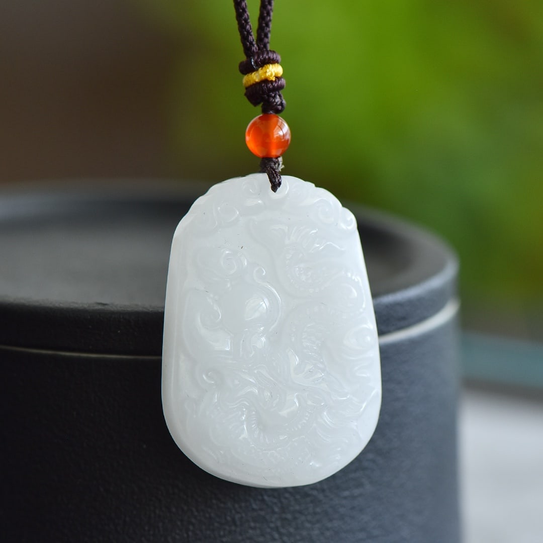 An Exquisite White Jade Dragon Pattern Pendant: An Exquisite White Jade Dragon Pattern Pendant,Size:1.7inx1.3in 白玉龙纹挂件