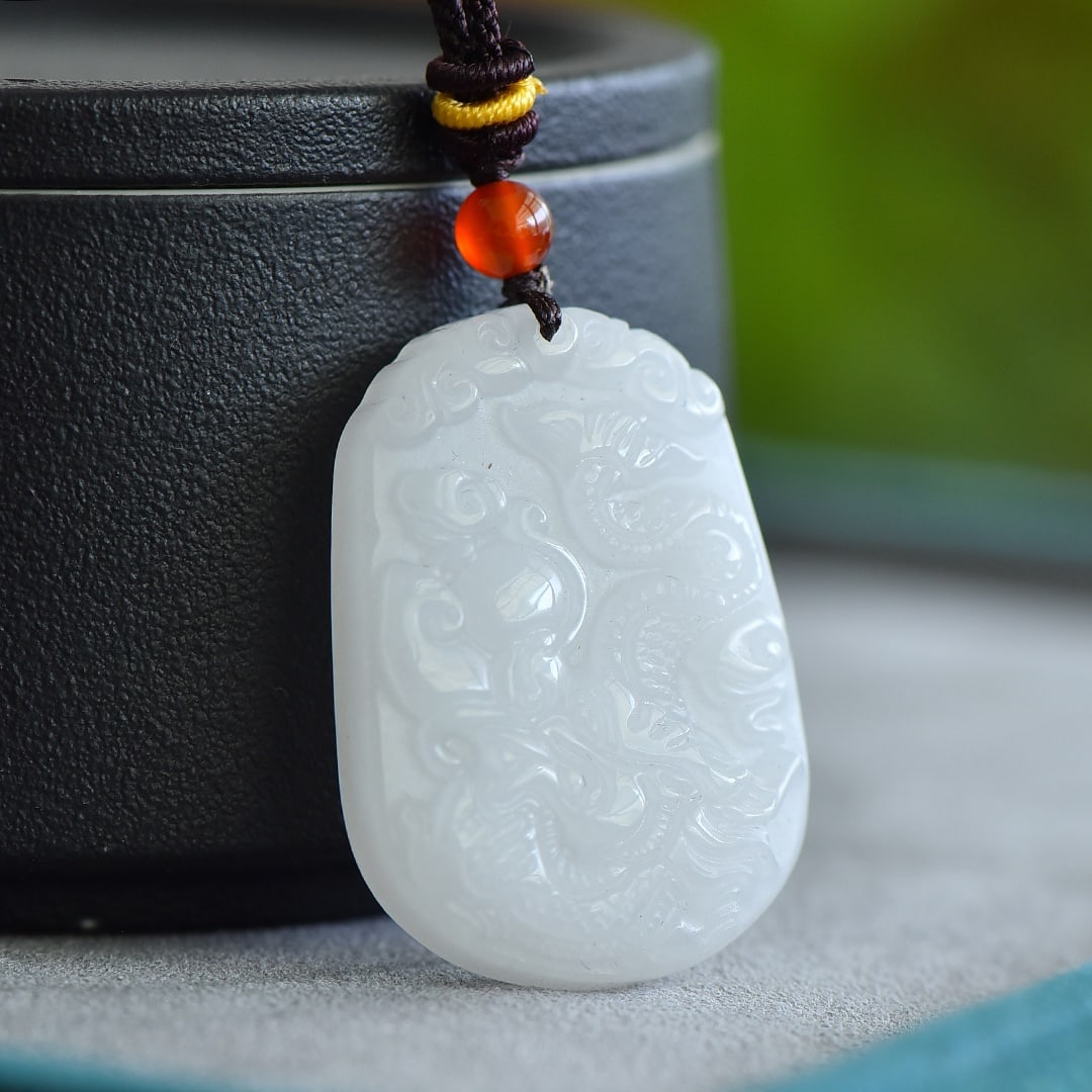 An Exquisite White Jade Dragon Pattern Pendant - 3