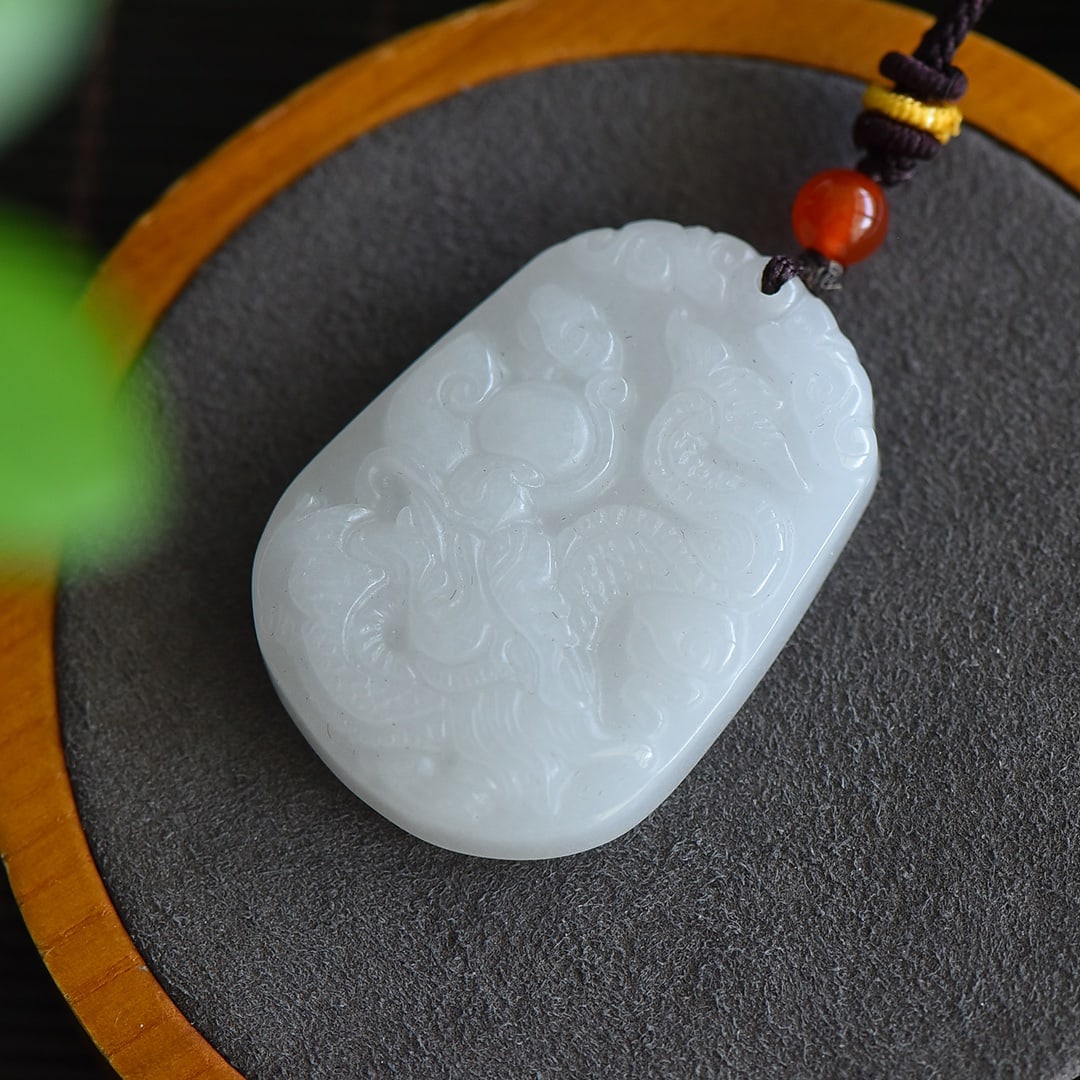 An Exquisite White Jade Dragon Pattern Pendant - 4