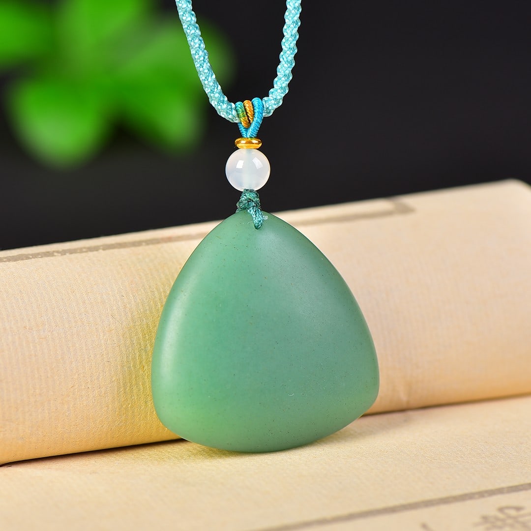 An Exquisite Jasper Pendant: An Exquisite Jasper Pendant,Size:1.4inx1.4in 碧玉挂件