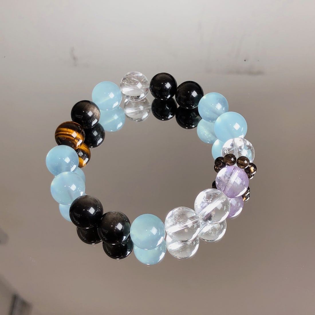 An Exquisite Crystal Bracelet - 2