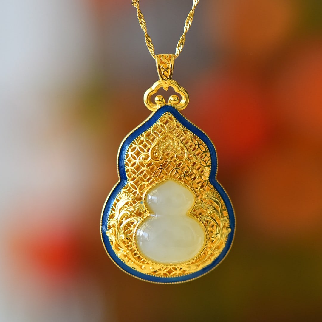 An Exquisite Sterling Silver-Gold Plated Inlaid White Jade Pendant: An Exquisite Sterling Silver-Gold Plated Inlaid White Jade Pendant 纯银镀金镶白玉吊坠