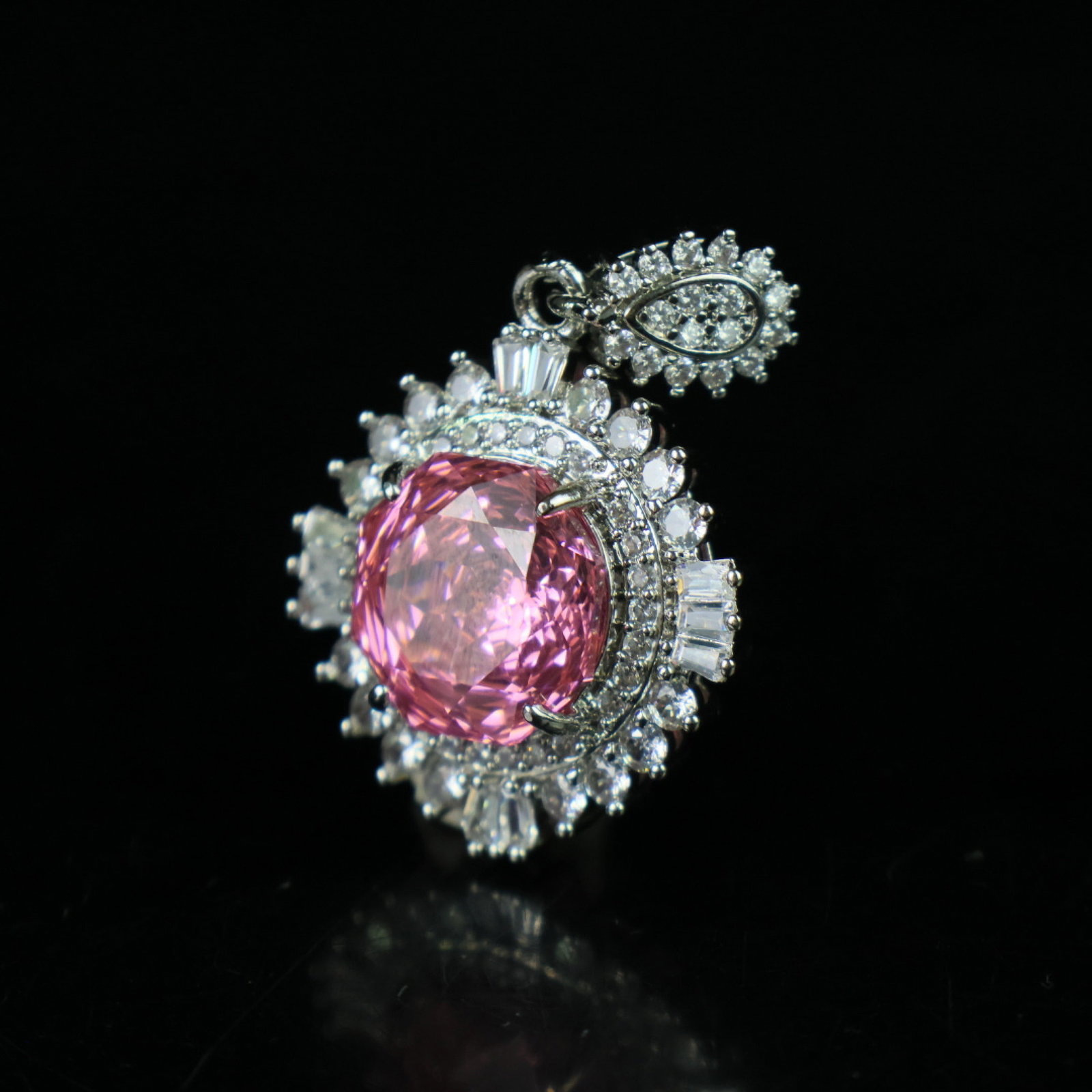 An Exquisite Pendant - 4