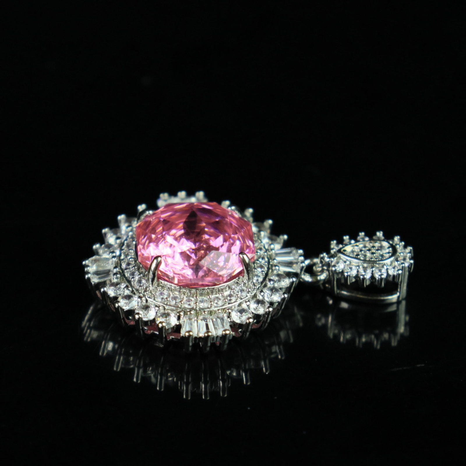 An Exquisite Pendant - 6